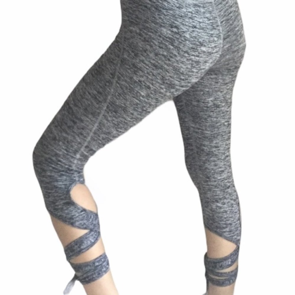 Mossimo Gray Ballet Tie Capri Leggings